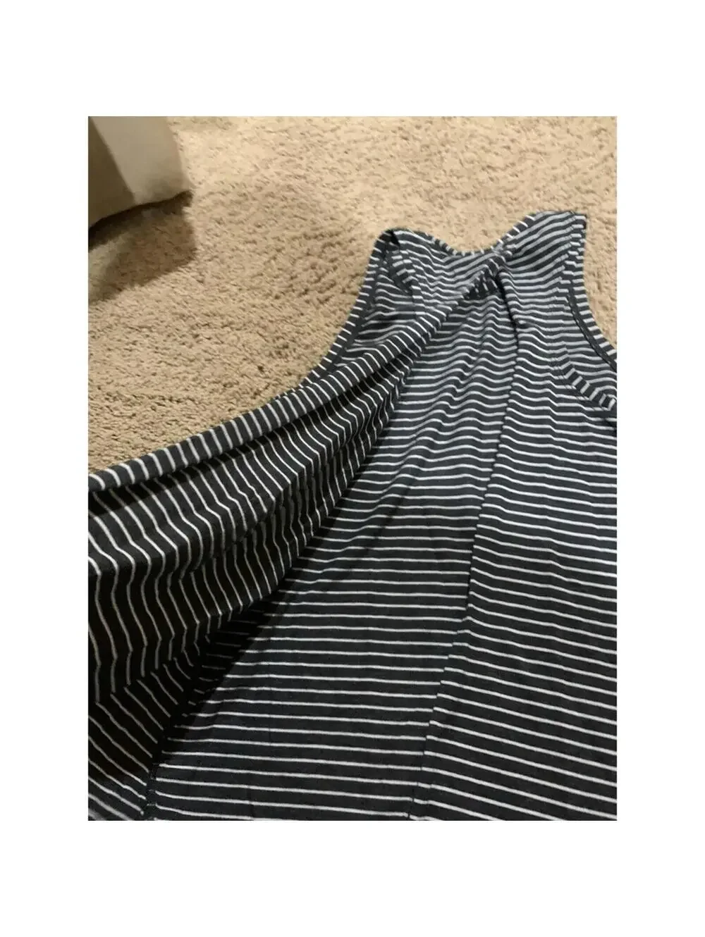 Women's Lululemon light tank top / open back / racer back / size 4 white/ gray